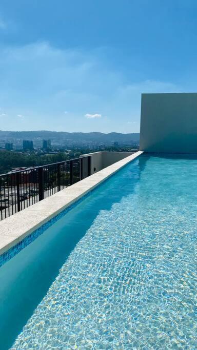 סאן סלבדור Entire Beautiful Condo With Rooftop Pool And Gym מראה חיצוני תמונה